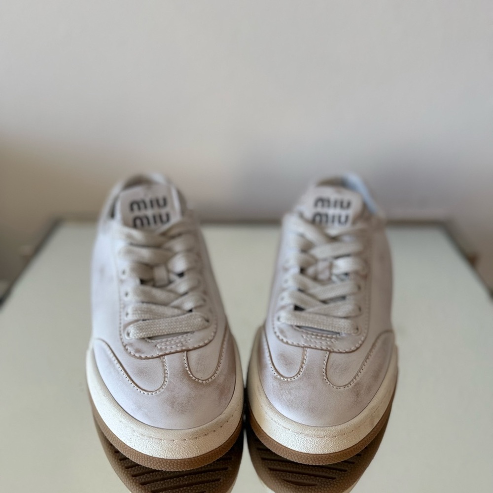 Like New MIU MIU LEATHER SNEAKERS $995 40 - Picture 4 of 9